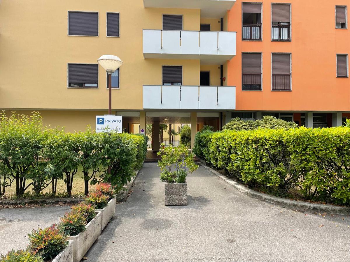 Appartamento Spazioso Con 3 Camere Da Letto Riva del Garda Exterior foto